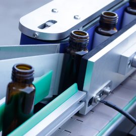 Automātiska vertikālas apaļas pudeles uzlīmes marķēšanas mašīnas detaļas